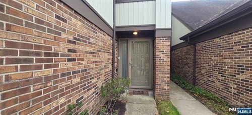 54 Meadowview Ct, Leonia, NJ, 07605-2043 | Card Image