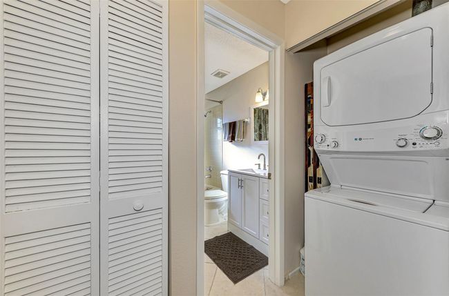 APT-5 - 927 Capri Isles Blvd, Condo with 2 bedrooms, 2 bathrooms and null parking in VENICE FL | Image 24