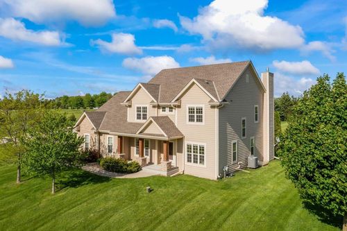 N87W27551 Perennial Terrace, Lisbon, WI, 53029 | Card Image