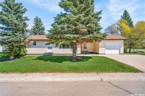 507 3rd Ave N, Naicam, SK, S0K | Card Image