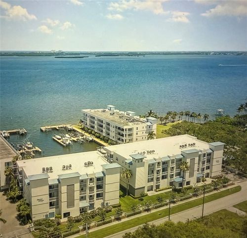 apt-305-540 S Banana River Dr, Merritt Island, FL, 32952-3044 | Card Image