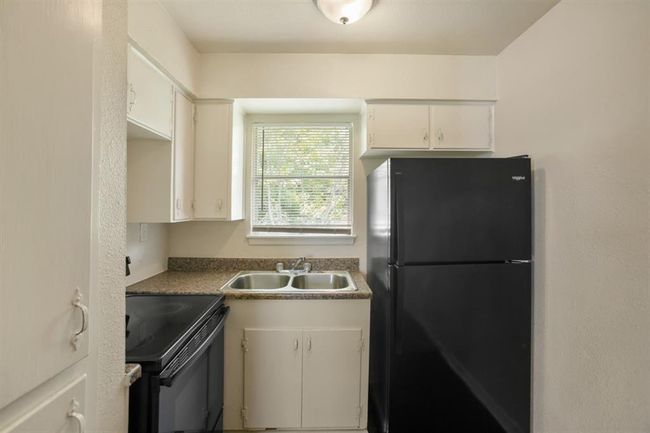 APT-3 - 5415 3 Rd St, Home with 2 bedrooms, 1 bathrooms and null parking in Danbury TX | Image 6