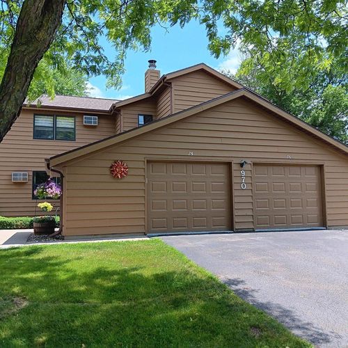 75-970 Manor Drive, NEENAH, WI, 54956 | Card Image