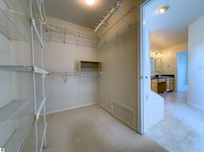 318 Red Maple Ln, House other with 3 bedrooms, 3 bathrooms and null parking in Shepherd MI | Image 27