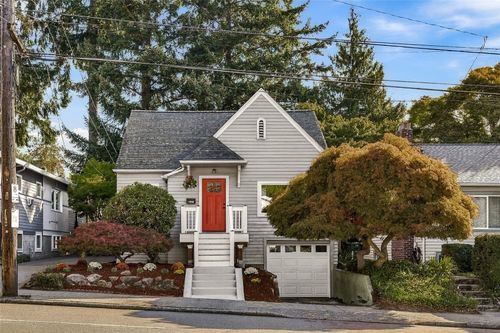 5756 25th Ave Ne, Seattle, WA, 98105-2417 | Card Image