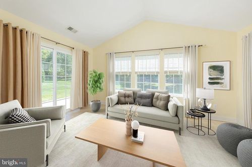 4 Hylton Rd, WOOLWICH TWP, NJ, 08085-2593 | Card Image