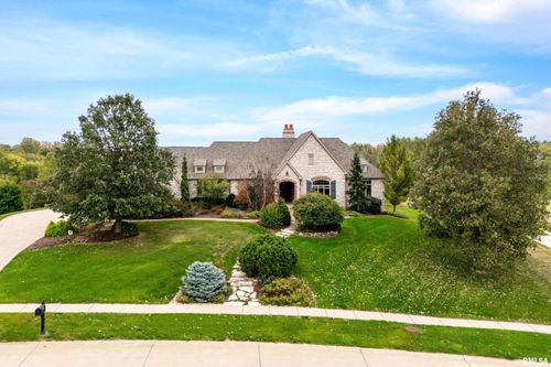 27 Pebble Creek Cir, Le Claire, IA, 52753-7000 | Card Image