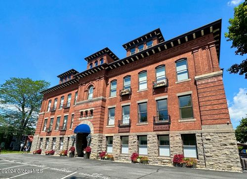 205-77 Van Dam St, Saratoga Springs, NY, 12866-2023 | Card Image