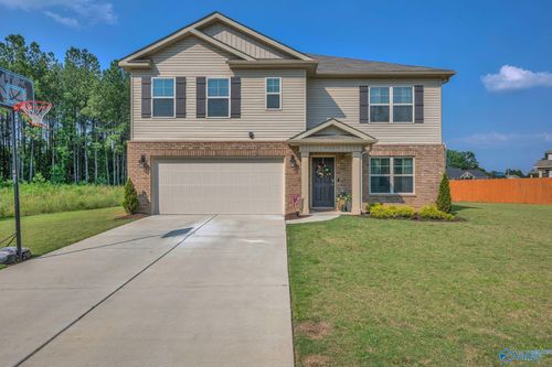 1111 Fountainview Dr Sw, Hartselle, AL, 35640-5250 | Card Image