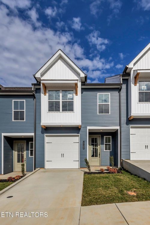 1722 Lateglow Way, Knoxville, TN, 37931-2791 | Card Image