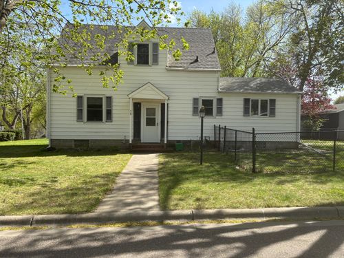 121 N 10th St, Montevideo, MN, 56265-1835 | Card Image