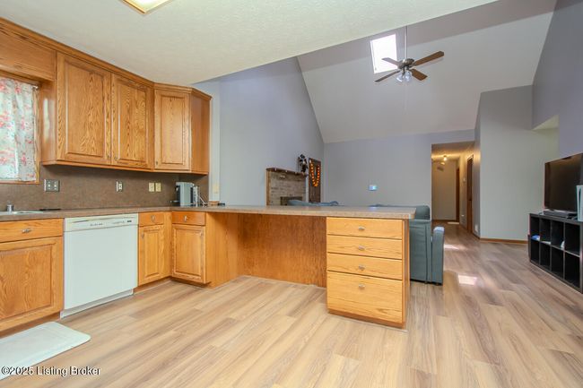 9010 Green Garden Ct, House other with 3 bedrooms, 2 bathrooms and null parking in Louisville KY | Image 22