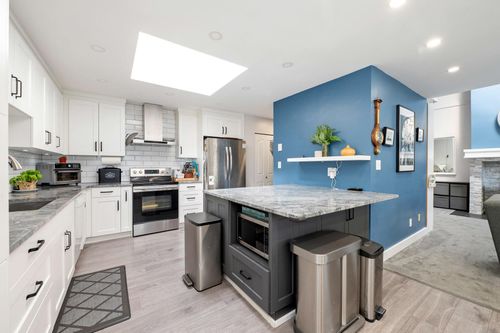 410-777 Eighth St, New Westminster, BC, V3M3S7 | Card Image