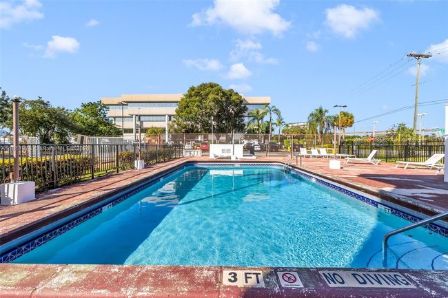 APT-409 - 16450 Nw 2 Nd Ave, Condo with 2 bedrooms, 2 bathrooms and null parking in Miami FL | Image 4