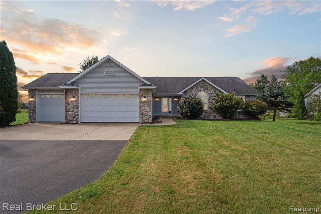 Grand Blanc Rd, Swartz Creek, MI 48473 #1