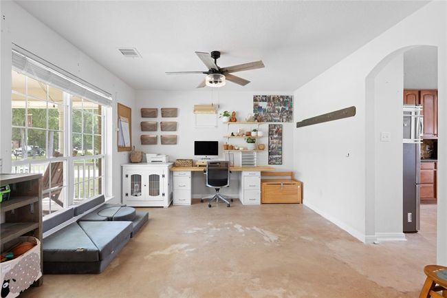 10711 Indian Trails Dr, House other with 3 bedrooms, 2 bathrooms and 2 parking in Tomball TX | Image 15