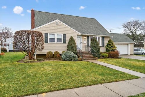 400 Foch Blvd, Mineola, NY, 11501-1368 | Card Image