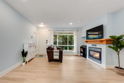 7371 Magnolia Terr, Burnaby, BC, V5E4M3 | Card Image