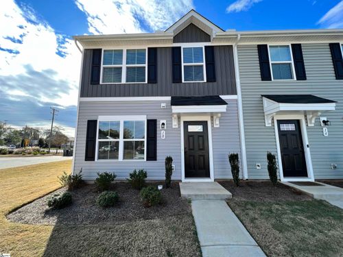18 Pine Thicket Dr, Greenville, SC, 29617-2781 | Card Image