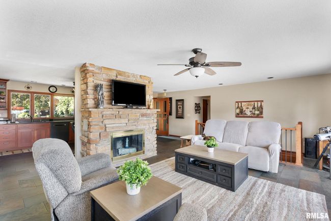 1419 3 Rd St, House other with 3 bedrooms, 4 bathrooms and null parking in Camanche IA | Image 12