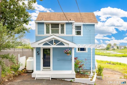 5 Seneca Trl, East Haven, CT, 06512-4940 | Card Image