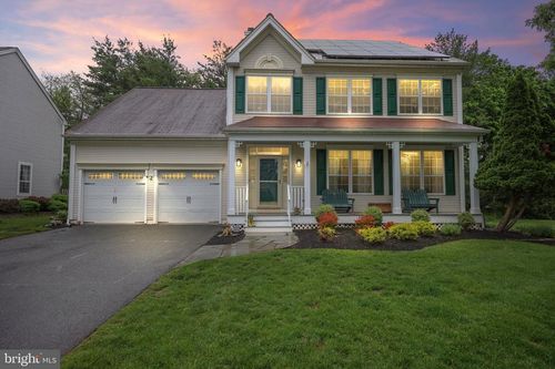 18 Navesink Dr, Pennington, NJ, 08534-5401 | Card Image