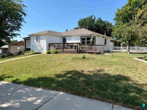 3120 E 19th St Street, Sioux Falls, SD, 57103 | Card Image
