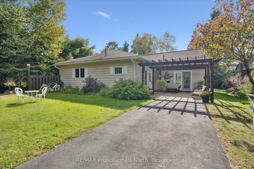 166 Lakeview Ave, Kearney, ON, P0A1M0 | Card Image