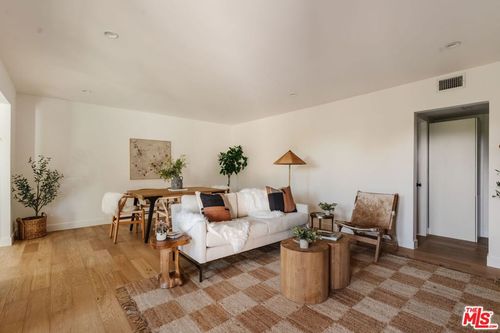 apt-2-1943 12th St, Santa Monica, CA, 90404-4647 | Card Image
