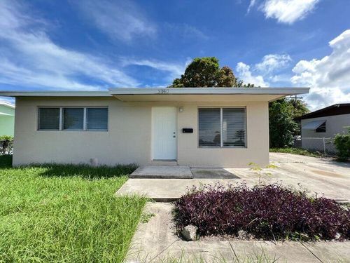 1360 10th St, West Palm Beach, FL, 33401-3136 | Card Image