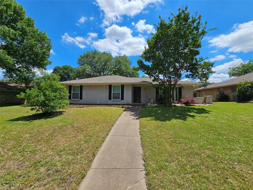 216 Wesley Dr, Desoto, TX, 75115-6240 | Card Image