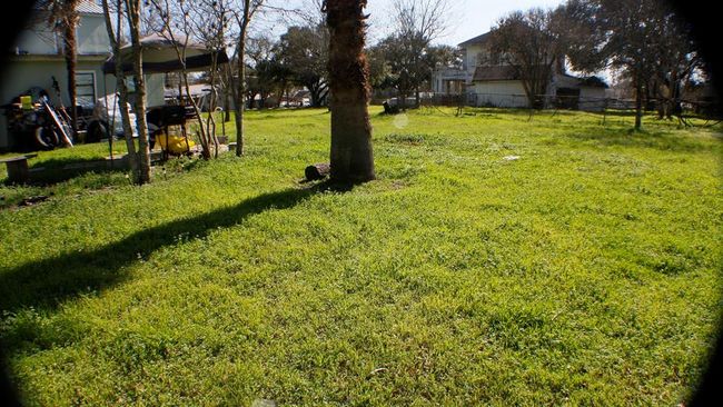 409 N Avenue D, Home with 2 bedrooms, 1 bathrooms and null parking in Waelder TX | Image 17