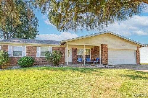 4044 Avery Ln, Bridgeton, MO, 63044-2101 | Card Image