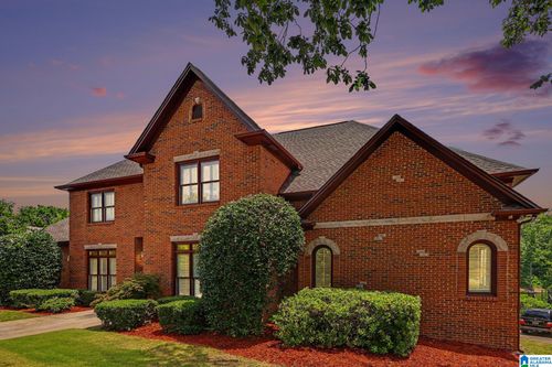 5167 Lake Crest Cir, Hoover, AL, 35226-5028 | Card Image