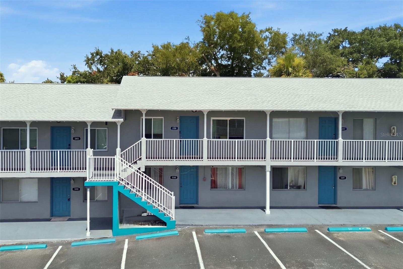Residential in DAYTONA BEACH