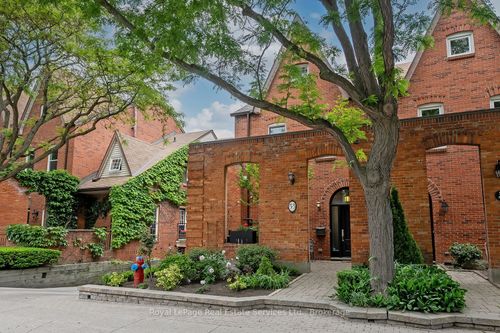 53 Forsythe St, Oakville, ON, L6K3R7 | Card Image