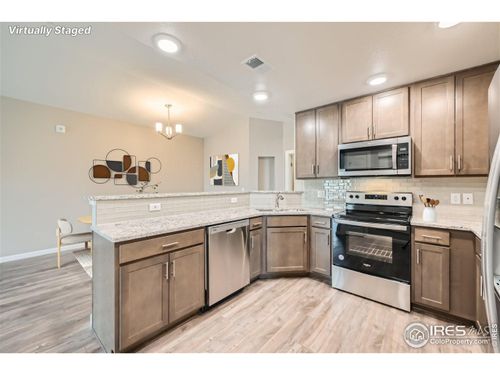 h-2435 Calais Dr, Longmont, CO, 80504-1748 | Card Image