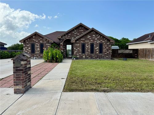 1521 Seabreeze St, Alice, TX, 78332-6645 | Card Image