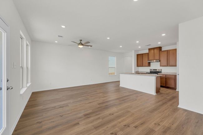 201 Lucky Texan Rd, House other with 5 bedrooms, 4 bathrooms and 2 parking in Jarrell TX | Image 6