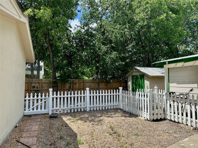 1404 Forest St, House other with 3 bedrooms, 2 bathrooms and 2 parking in Georgetown TX | Image 30