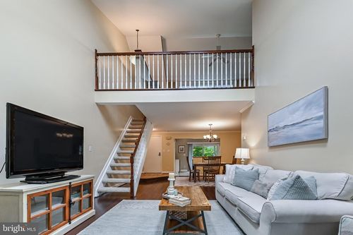 apt-202-2012 Quay Village Ct, ANNAPOLIS, MD, 21403-5229 | Card Image