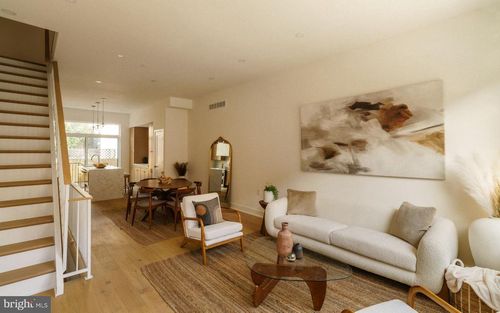 520 S 17th St, PHILADELPHIA, PA, 19146-1558 | Card Image