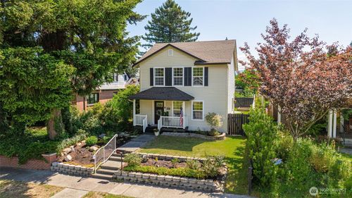 227 S Macleod Ave, Arlington, WA, 98223-1525 | Card Image