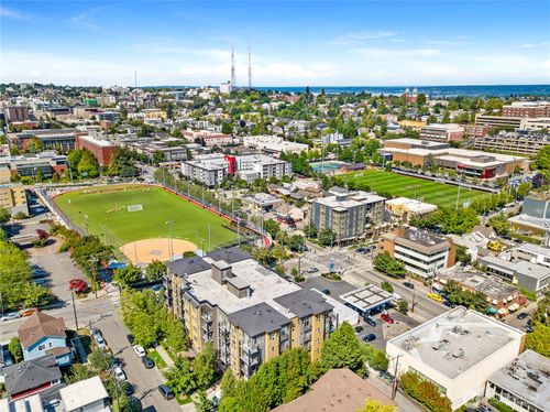 209-412 11, Seattle, WA, 98122 | Card Image