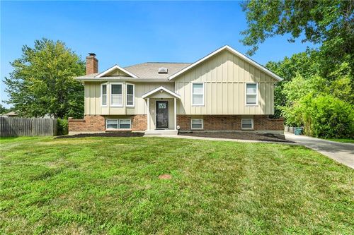 1732 Se Silkwood Ct, Lee's Summit, MO, 64063-6163 | Card Image