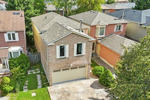 137 Chelwood Dr, Thornhill, ON, L4J7C6 | Card Image