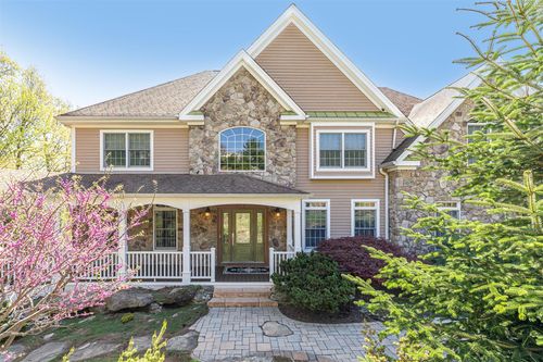 121 Overlook Rd, Pomona, NY, 10970-2118 | Card Image