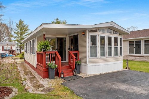 6607 Pearl Lane, NASEWAUPEE, WI, 54235 | Card Image