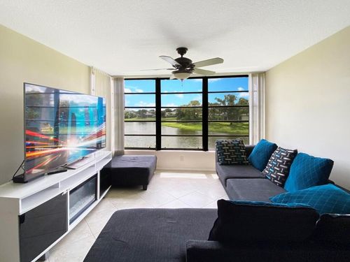 apt-203-3520 Whitehall Dr, West Palm Beach, FL, 33401-1073 | Card Image