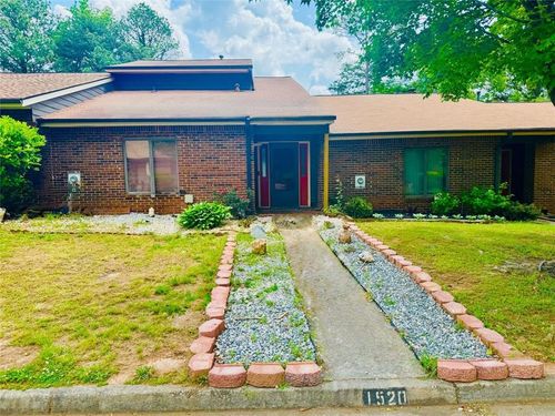 1520 Stoneleigh Cir, Stone Mountain, GA, 30088-3438 | Card Image